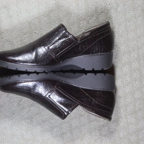 Aerosoles Size 10 Brown Loafers - Picture 2 of 5